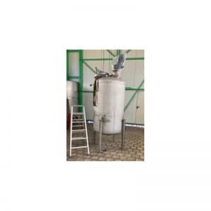 mixing-tank-1100-litres-standing-front-3906A