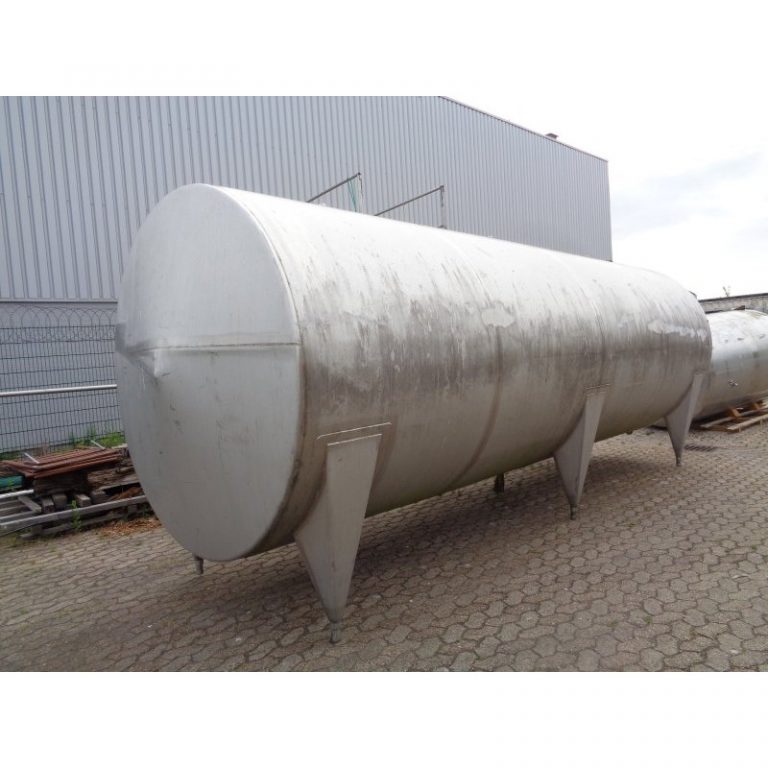 stainless-steel-tank-20000-litres-laying-outside-3946