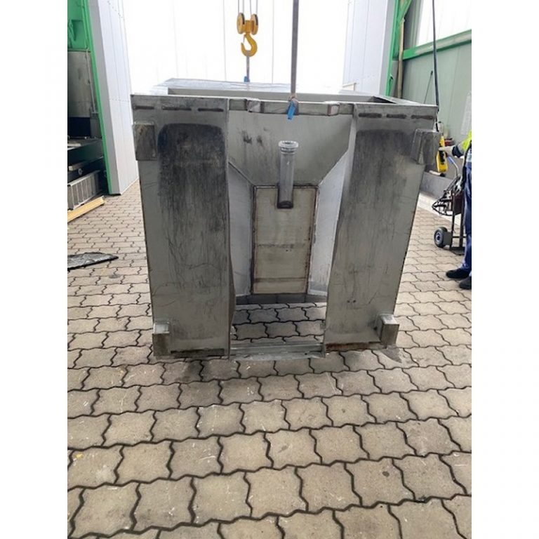 transport-container-3000-litres-standing-bottom-3901