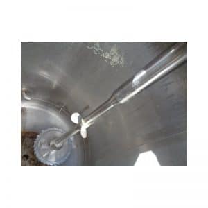 mixing-tank-1100-litres-standing-inside-3756