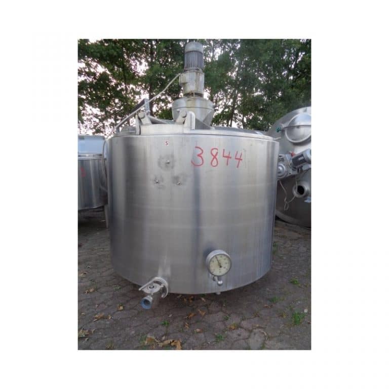 mixing-tank-1600-litres-standing-front-3844