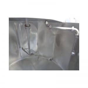 mixing-tank-1600-litres-standing-inside-3844