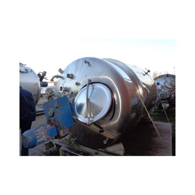 mixing-tank-4500-litres-standing-top-3700