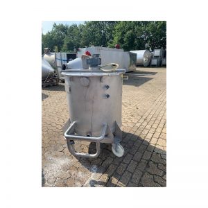 mixing-tank-500-litres-standing-front-3879