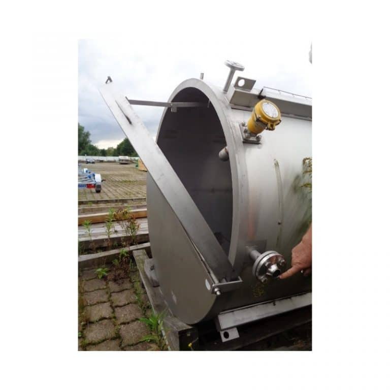stainless-steel-tank-22000-litres-standing-top-open-3670