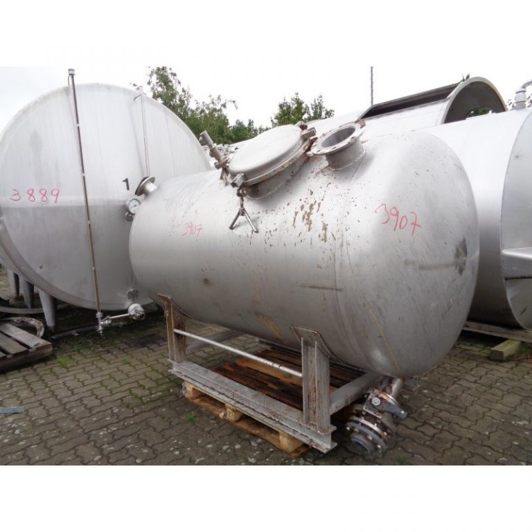 stainless-steel-tank-3000-litres-laying-top-3907