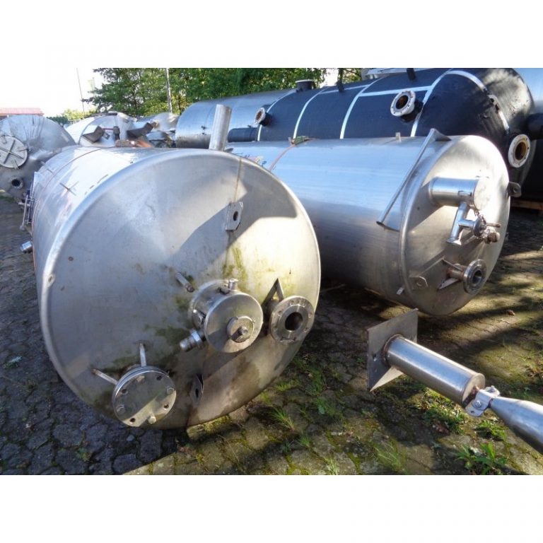 stainless-steel-tank-3000-litres-standing-top-3904