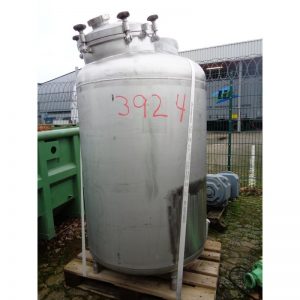 stainless-steel-tank-900-litres-standing-front-3924