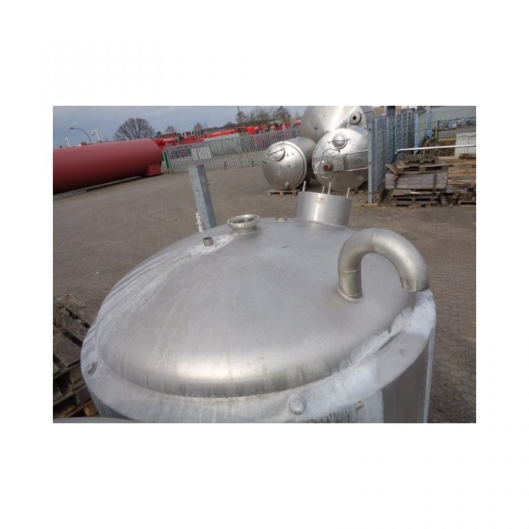 stainless-steel-tank-900-litres-standing-top-3814