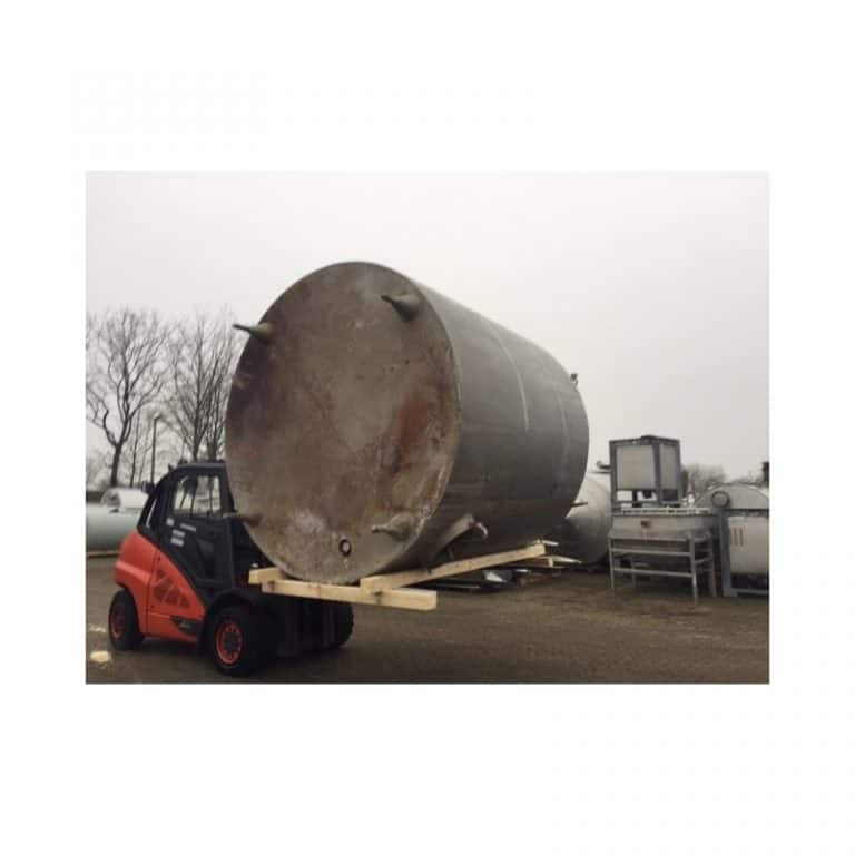 mixing-tank-11000-litres-standing-bottom-3578