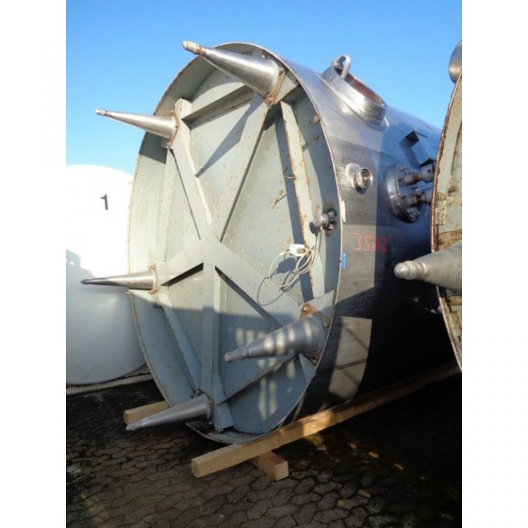 mixing-tank-12800-litres-standing-bottom-3581