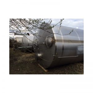 mixing-tank-25000-litres-standing-outside-3400