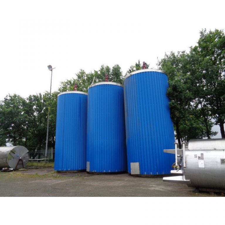 mixing-tank-60000-litres-standing-outside-3947