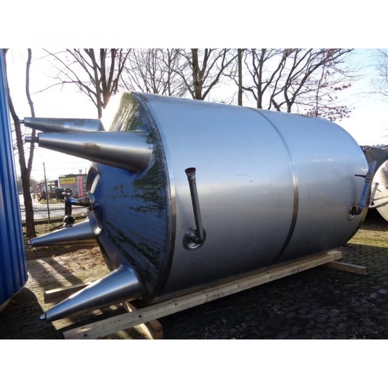 mixing-tank-12000-litres-standing-front-3988
