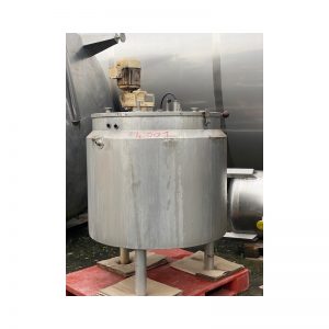mixing-tank-550-litres-standing-front-4001