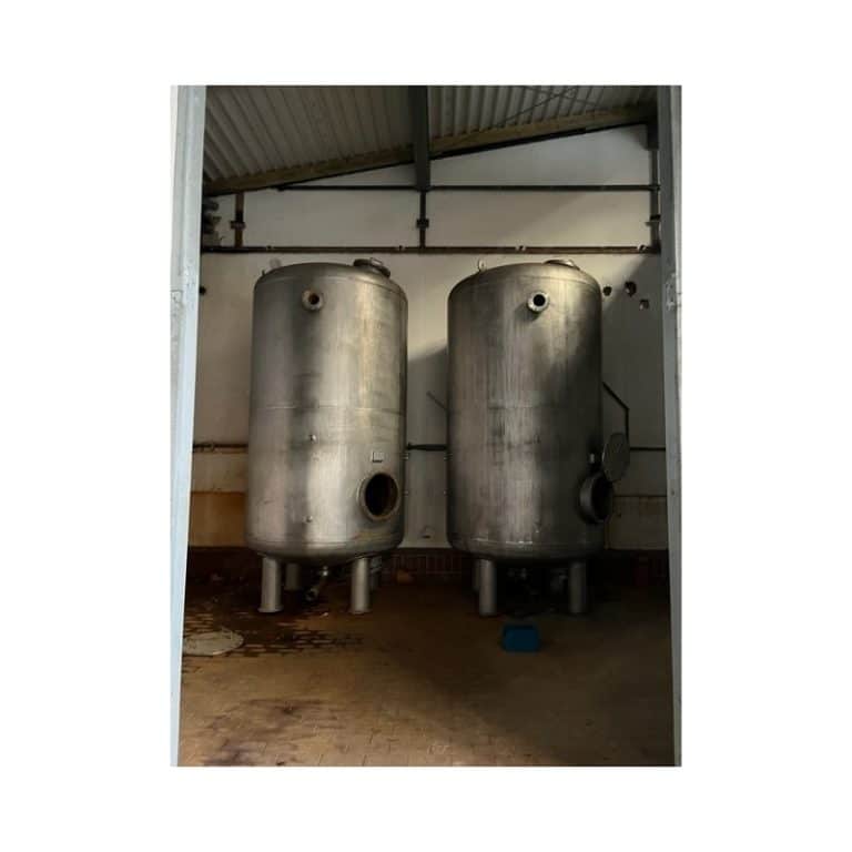 stainless-steel-tank-11000-litres-standing-front-4041