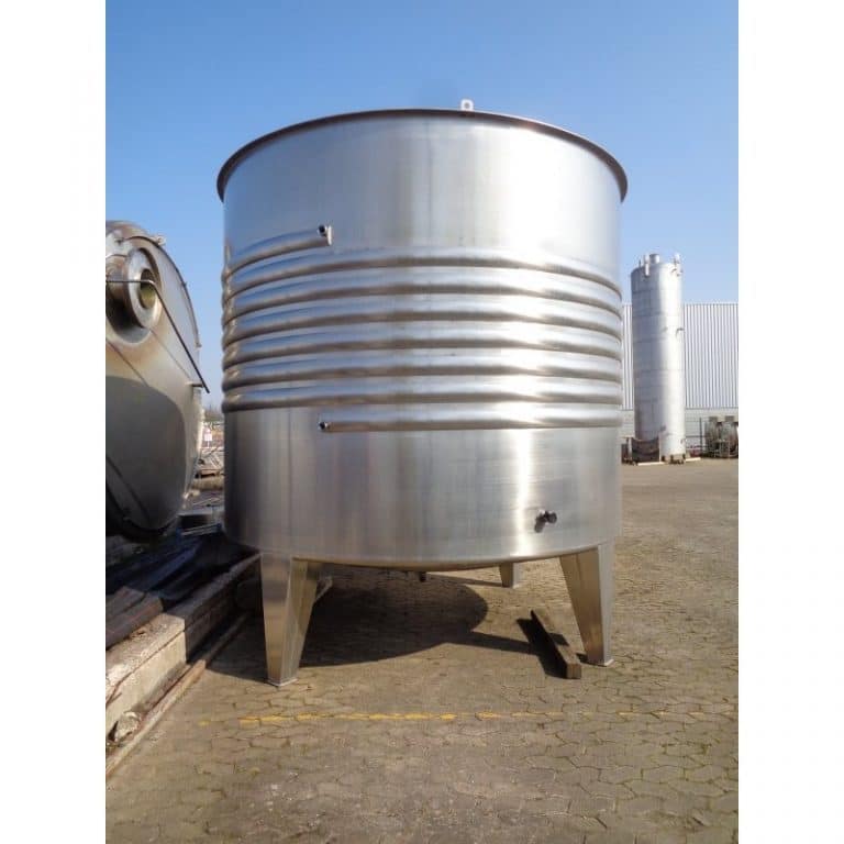 stainless-steel-tank-18800-litres-standing-back-4048