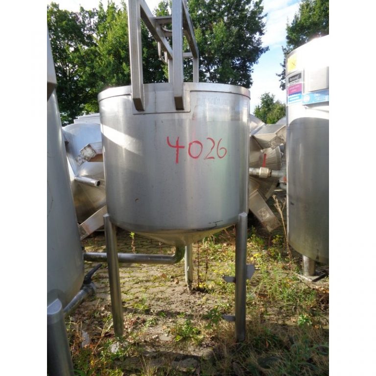 stainless-steel-tank-5500-litres-standing-front-4026