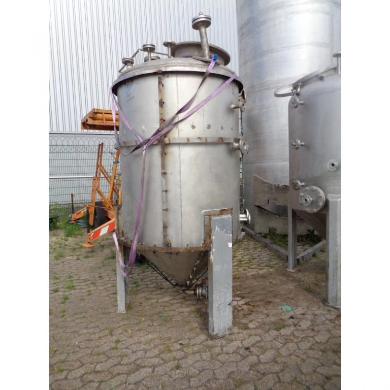 stainless-steel-tank-2100-standing-back-4078
