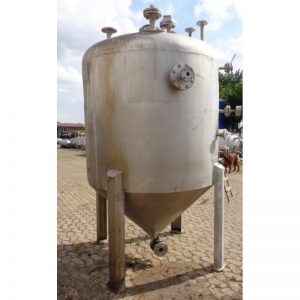 stainless-steel-tank-3000-standing-back-4076