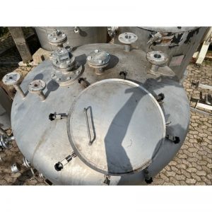 stainless-steel-tank-3000-standing-top-4076