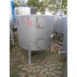 stainless-steel-tank-560-litres-standing-front-4093